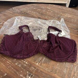 Victoria's Secret Dream Angels lace push-up without padding bra. Size 38 DD
